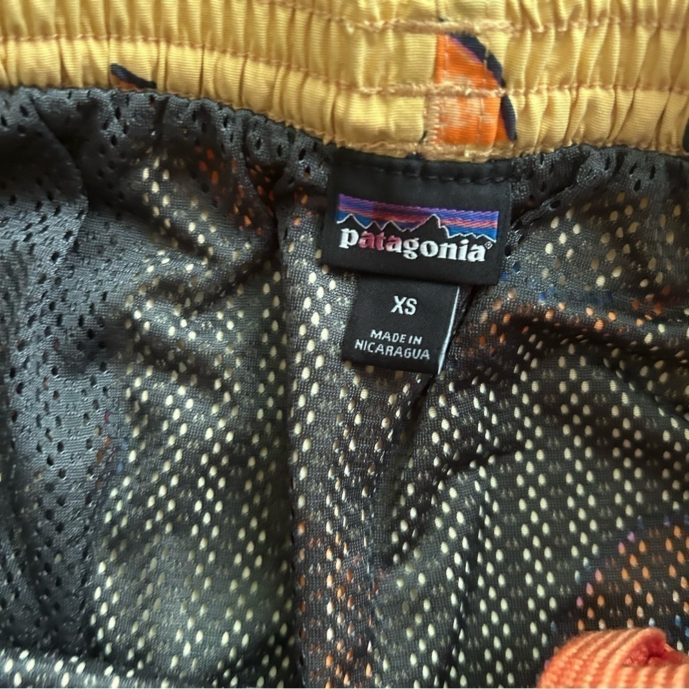 Patagonia Men’s Baggies 5” Swim Trunks Melon Print Yellow Sz XS - Picture 8 of 8
